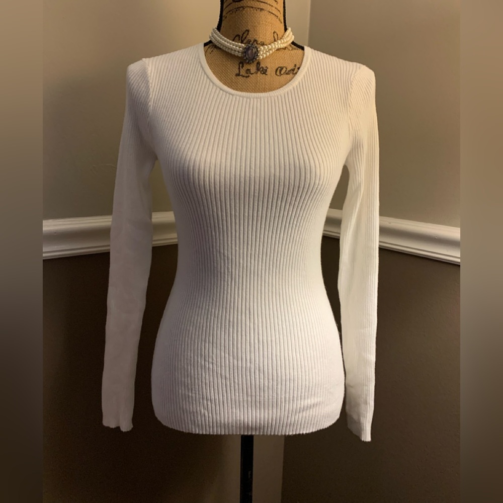 ZESICA ladies 50% viscose white ribknit crewneck top size medium NWT